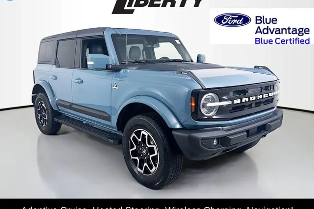 2022 Ford Bronco Outer Banks photo 1
