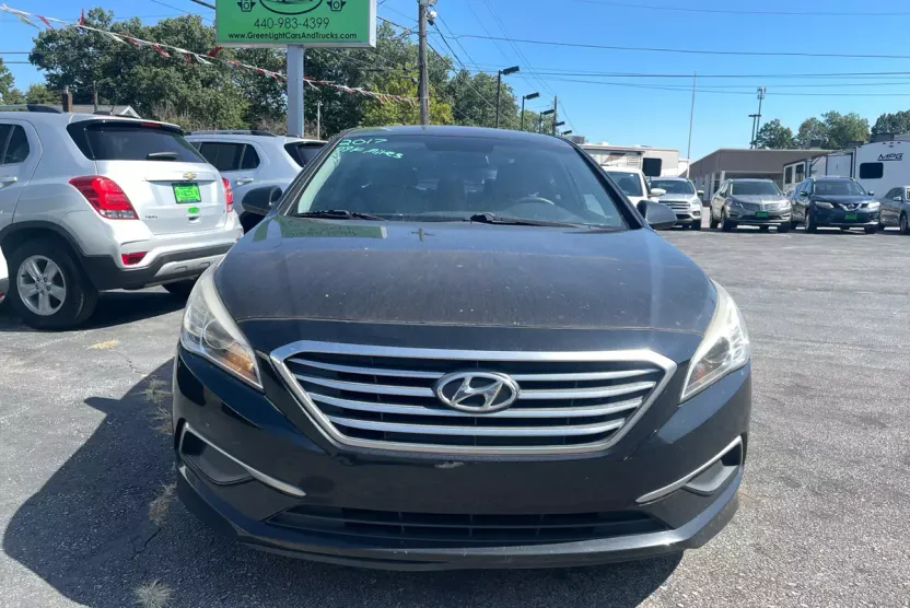 2017 Hyundai Sonata SE photo 1