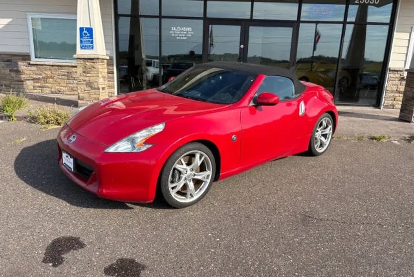 2010 Nissan 370Z Touring photo 1