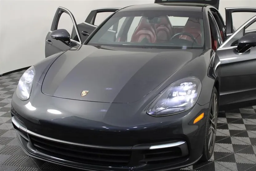 2017 Porsche Panamera 4S photo 1