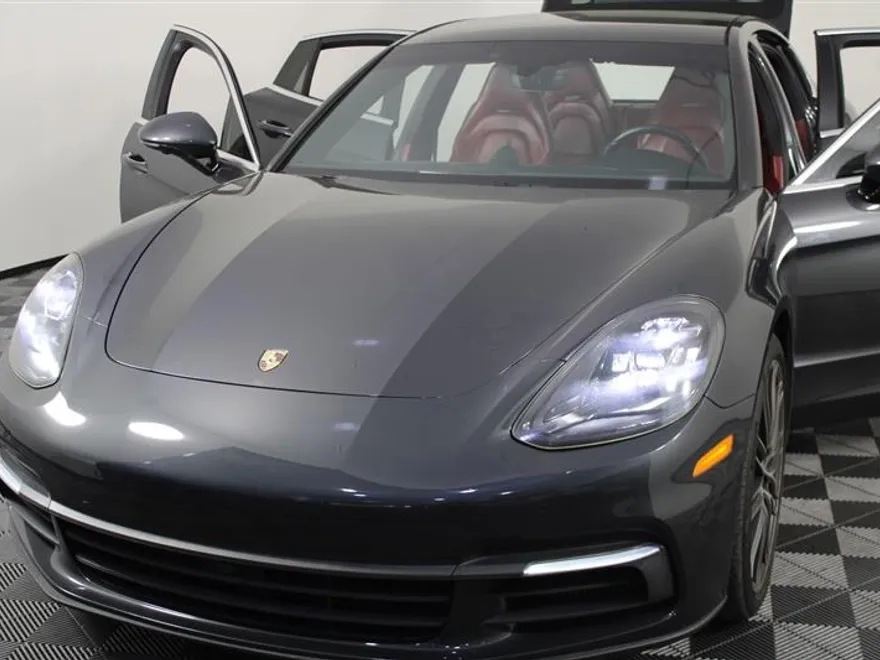 2017 Porsche Panamera 4S photo 1