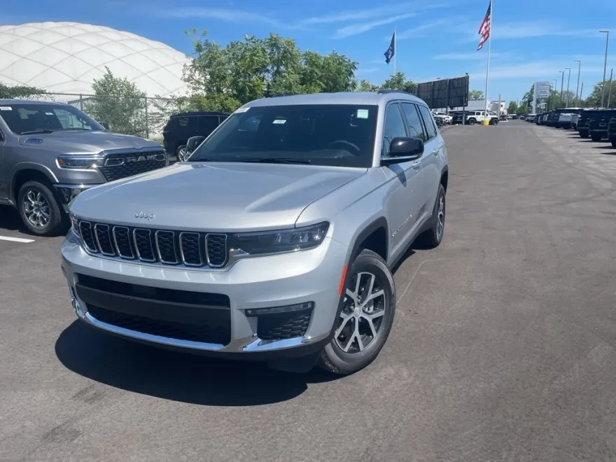 2025 Jeep Grand Cherokee Limited photo 1