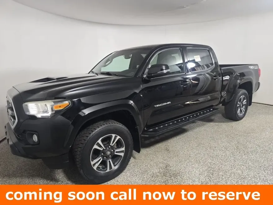 2017 Toyota Tacoma SR5 photo 1