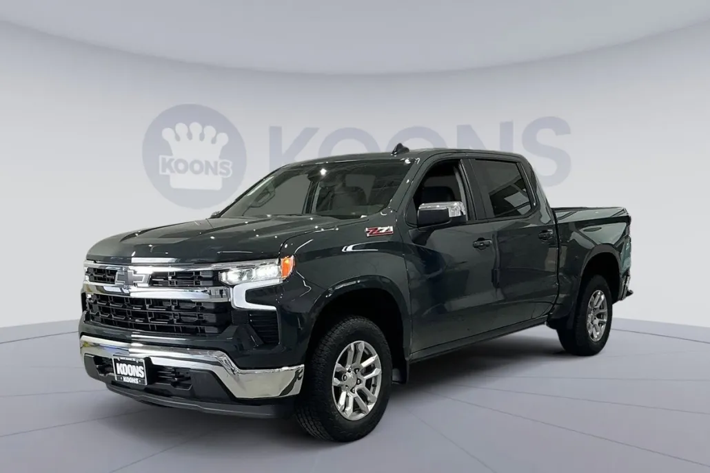 2026 Chevrolet Silverado 1500 LT photo 1