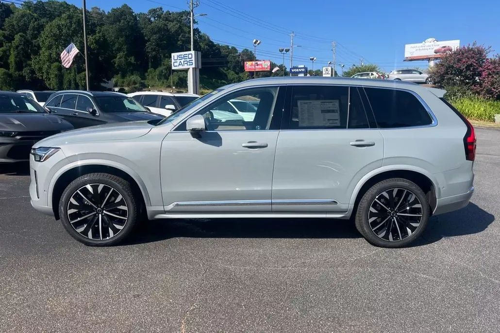 2026 Volvo XC90 Plus photo 1