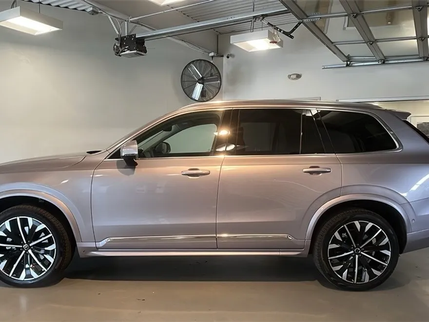 2026 Volvo XC90 B5 Plus photo 1
