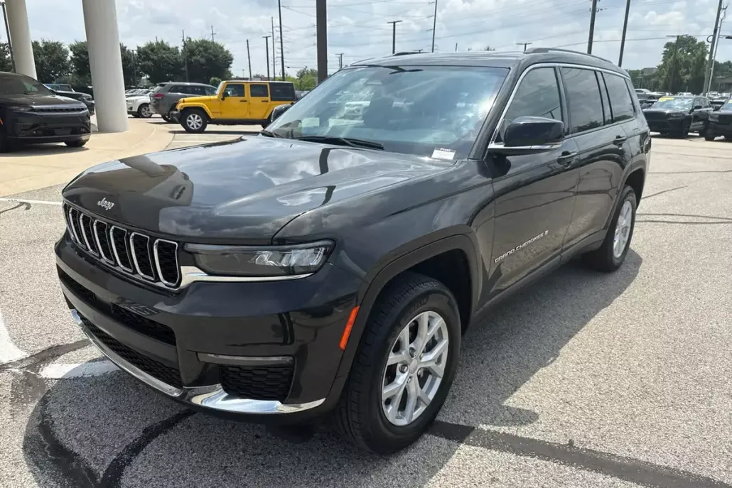 2023 Jeep Grand Cherokee Limited photo 1