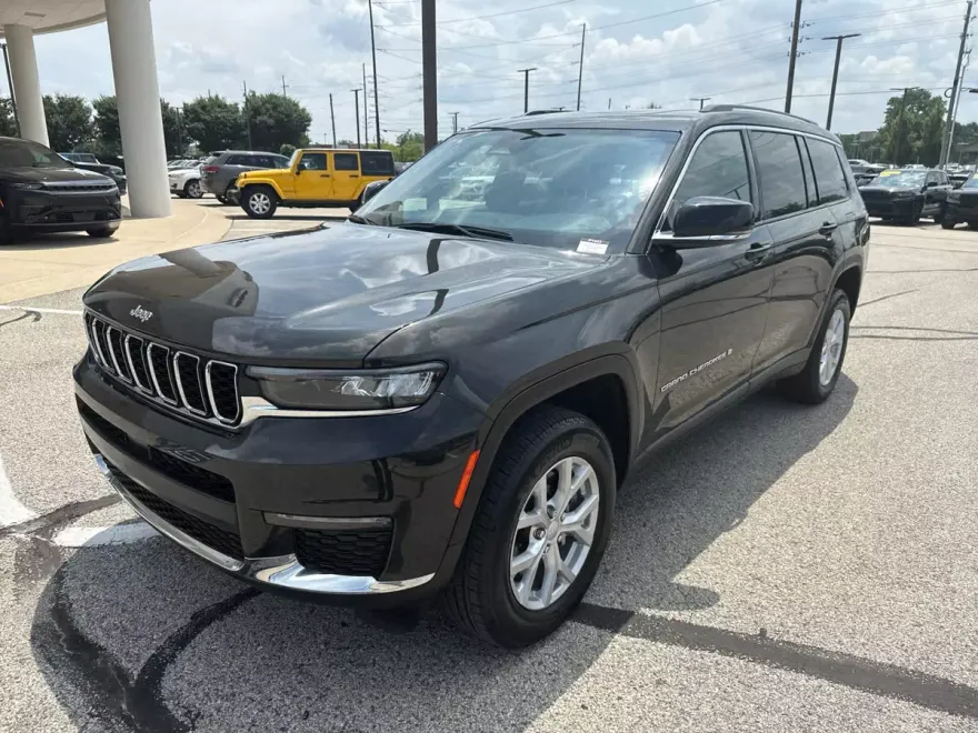 2023 Jeep Grand Cherokee Limited photo 1