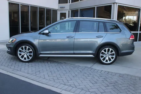2019 Volkswagen Golf Alltrack TSI SEL 4Motion photo 2