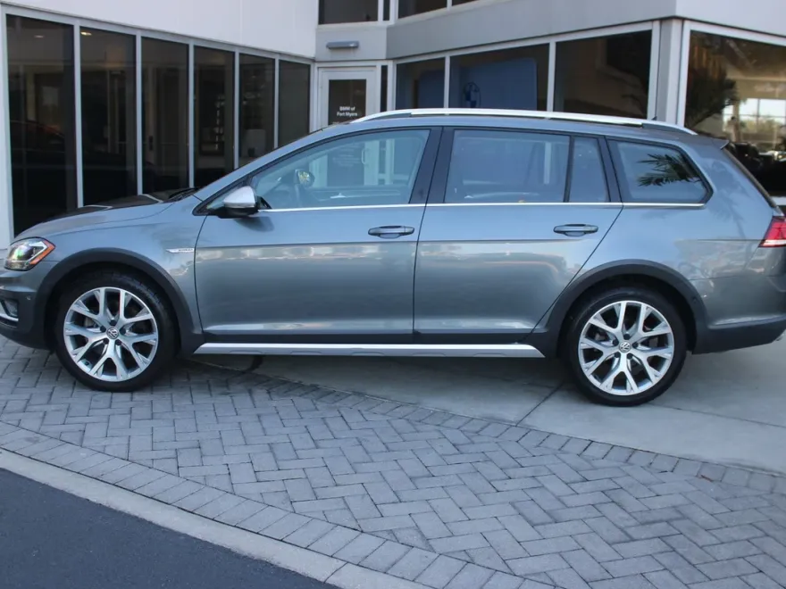 2019 Volkswagen Golf Alltrack TSI SEL 4Motion photo 2