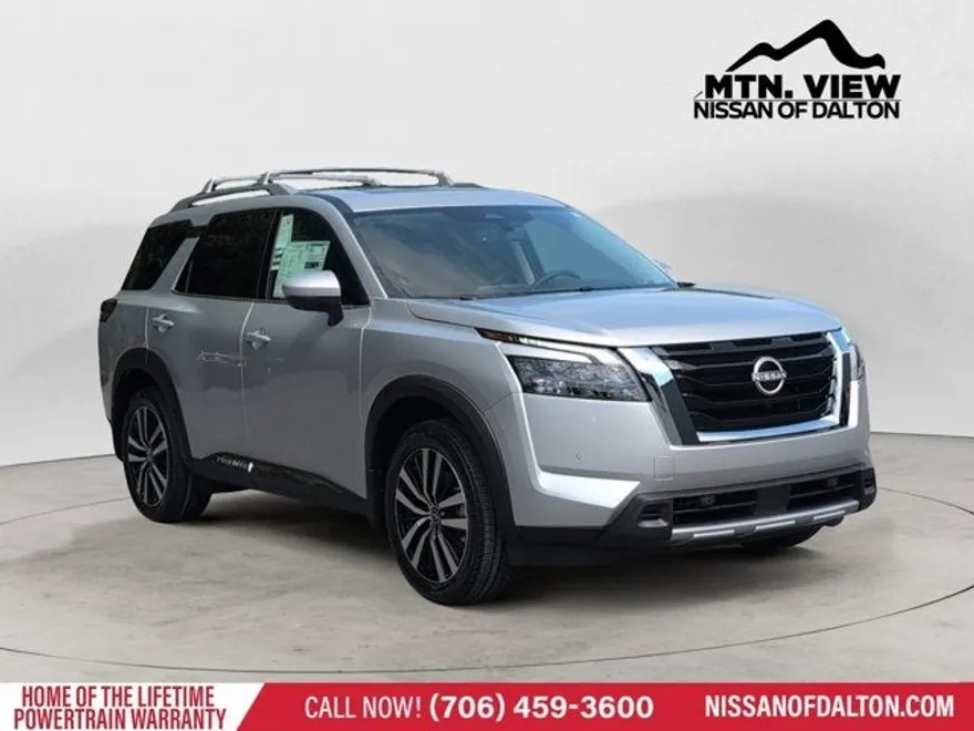 2025 Nissan Pathfinder Platinum photo 1