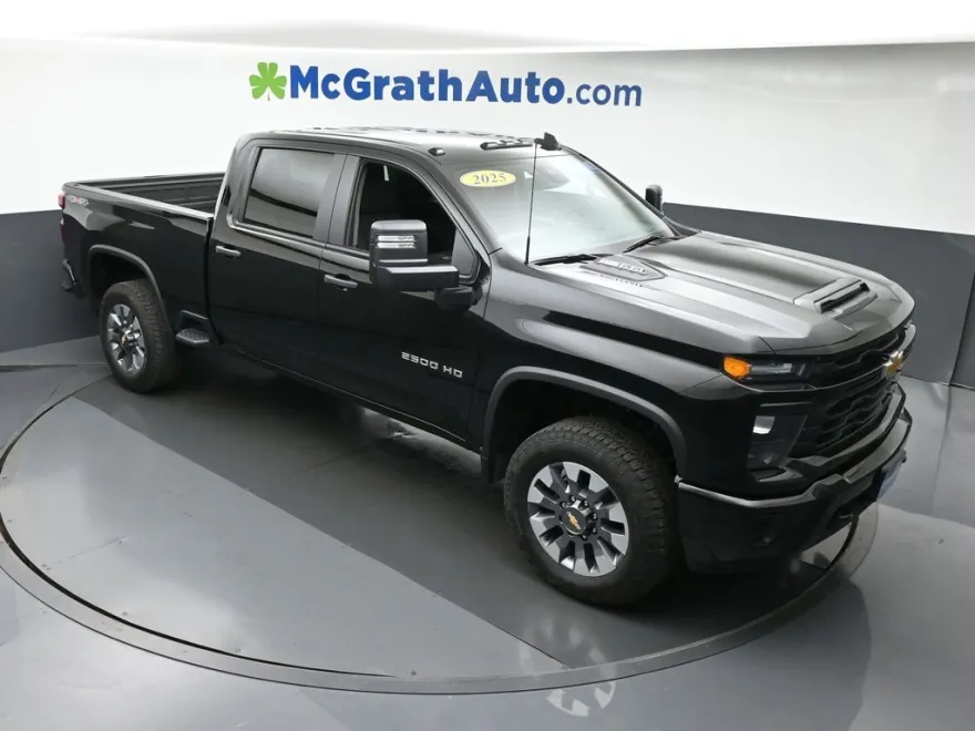 2025 Chevrolet Silverado 2500HD Custom photo 1