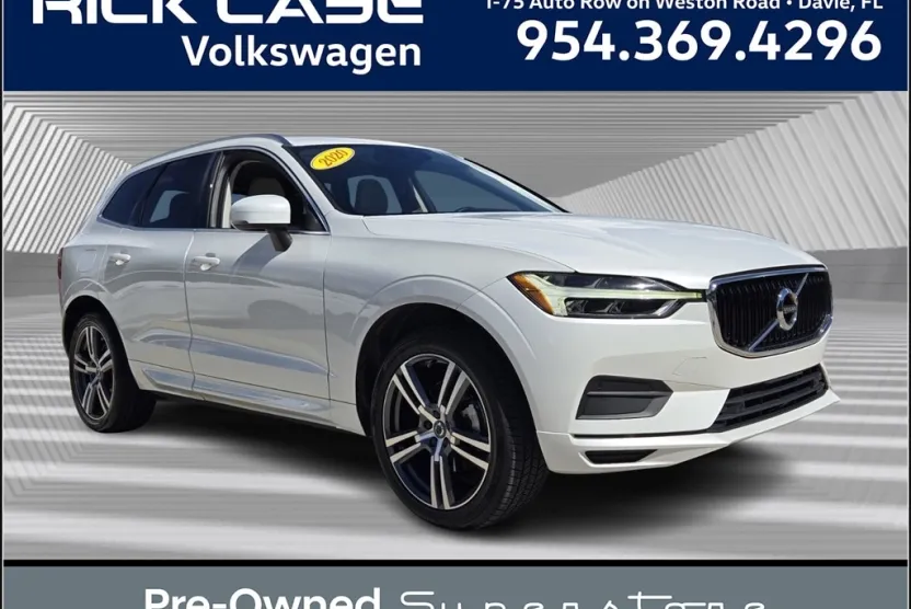 2020 Volvo XC60 T5 Momentum photo 1