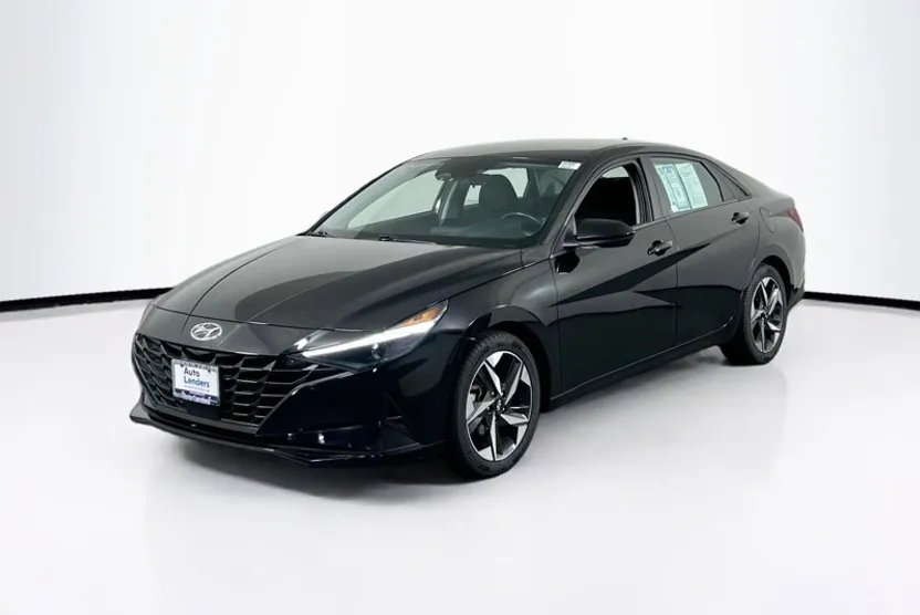 2023 Hyundai Elantra SEL Convenience photo 1