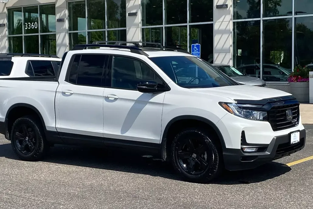 2023 Honda Ridgeline Black Edition photo 1