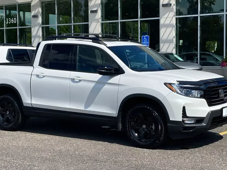 2023 Honda Ridgeline Black Edition photo 1