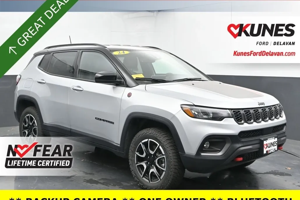 2024 Jeep Compass Trailhawk photo 1