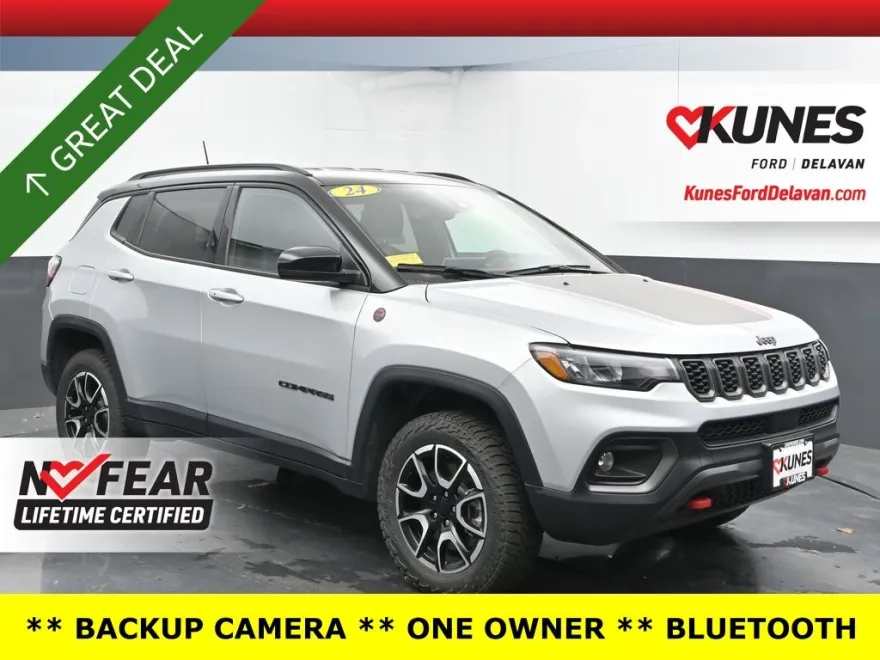2024 Jeep Compass Trailhawk photo 1