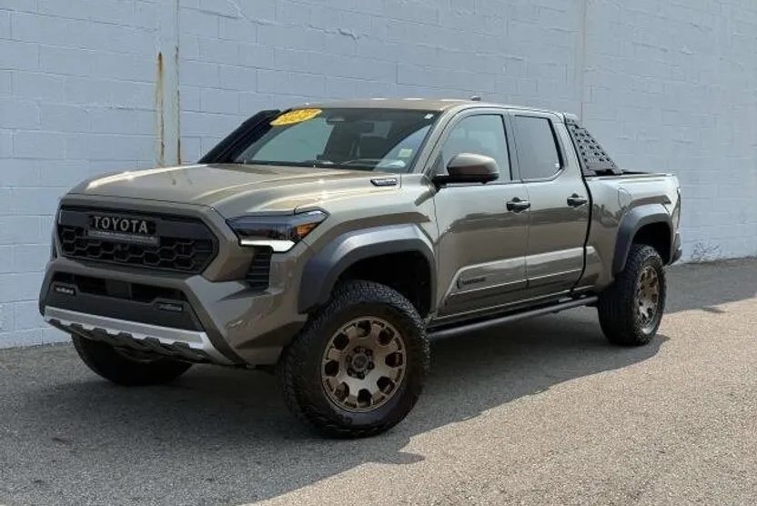 2024 Toyota Tacoma Trailhunter photo 1