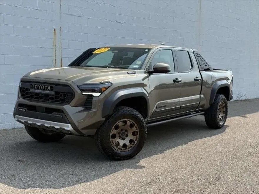 2024 Toyota Tacoma Trailhunter photo 1