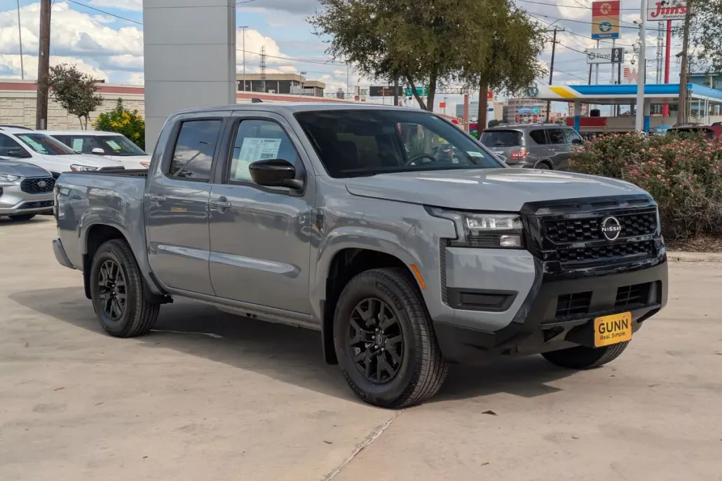 2026 Nissan Frontier Crew Cab SV photo 1