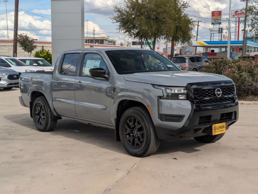 2026 Nissan Frontier Crew Cab SV photo 1