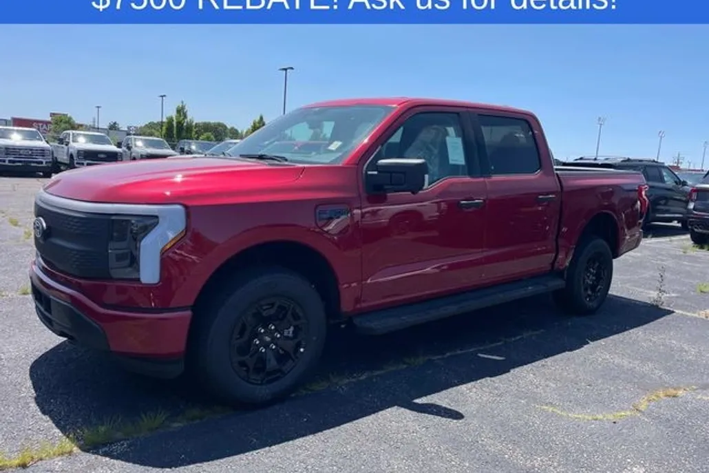 2025 Ford F-150 Lightning XLT photo 1