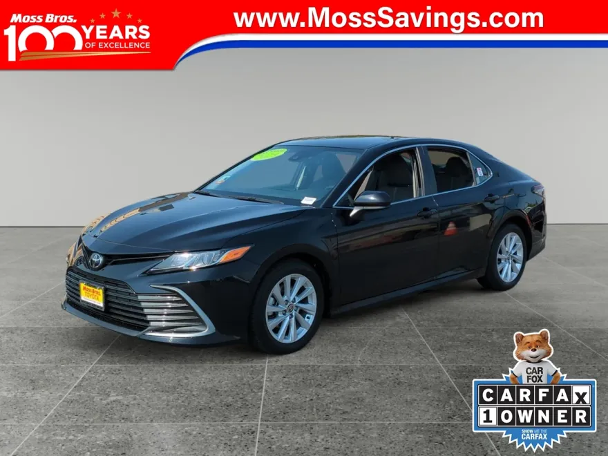 2023 Toyota Camry LE photo 1