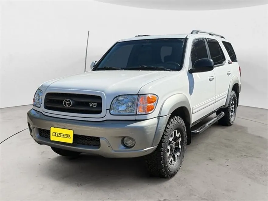 2002 Toyota Sequoia SR5 photo 1