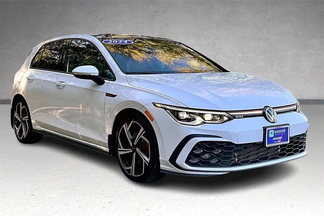 2024 Volkswagen Golf GTI SE photo 1