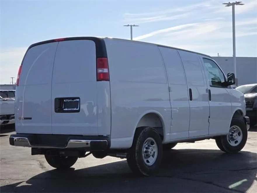 2025 Chevrolet Express Cargo 2500 photo 1