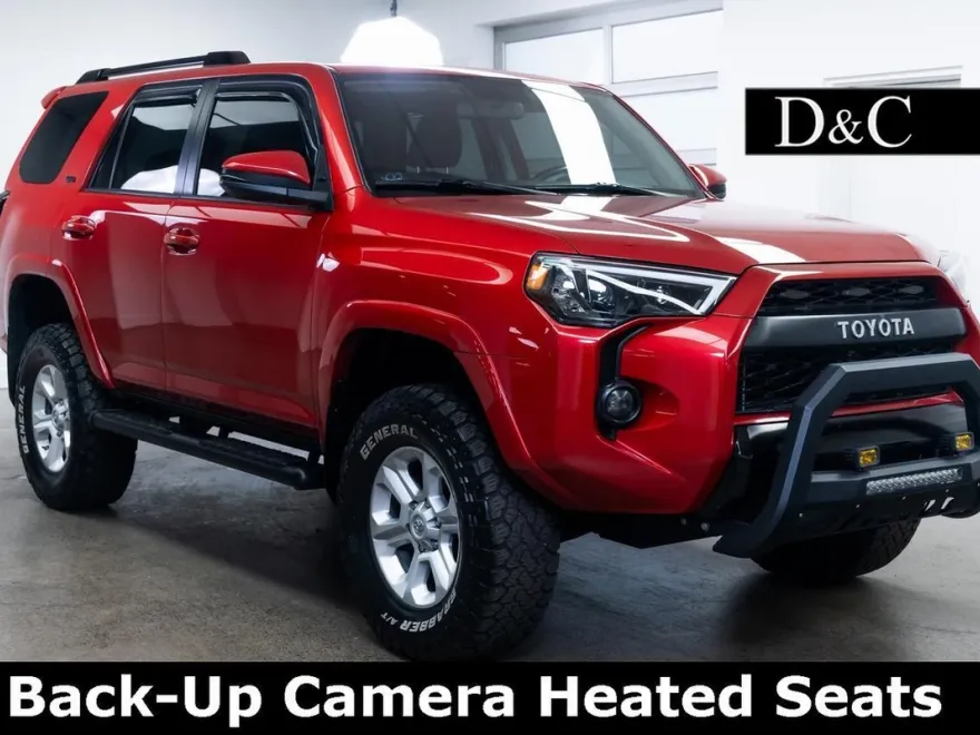 2016 Toyota 4Runner SR5 photo 1
