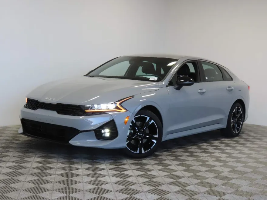 2023 Kia K5 GT-Line photo 1