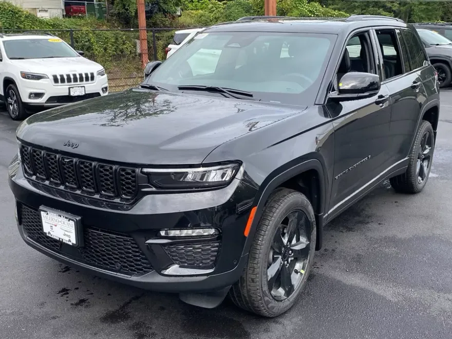 2025 Jeep Grand Cherokee Limited photo 1
