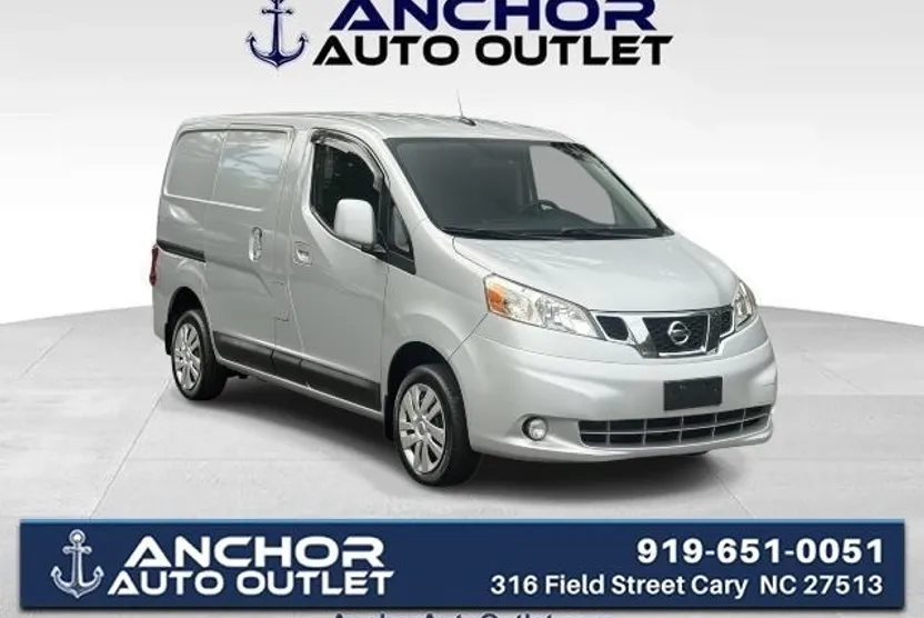 2013 Nissan NV200 SV photo 1