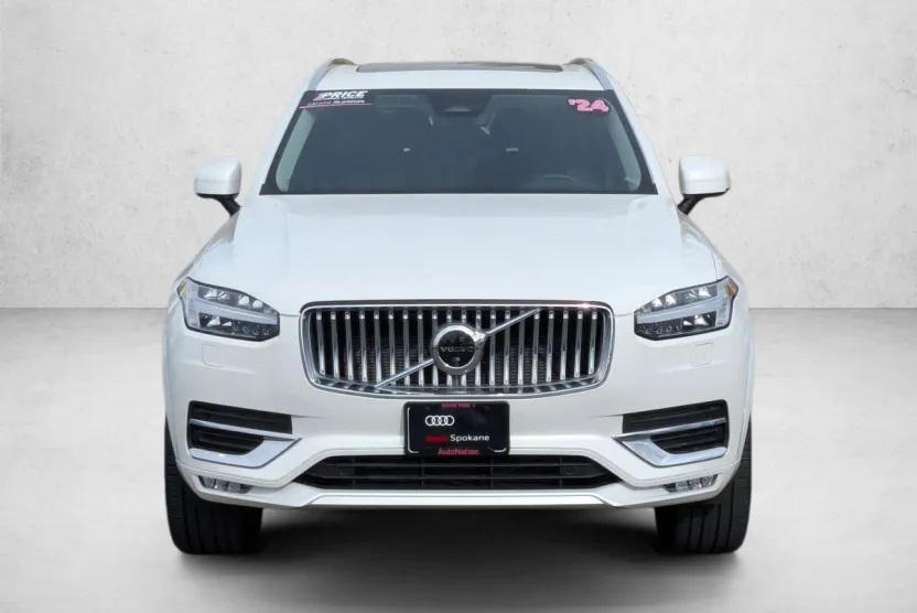 2024 Volvo XC90 B5 Plus photo 1