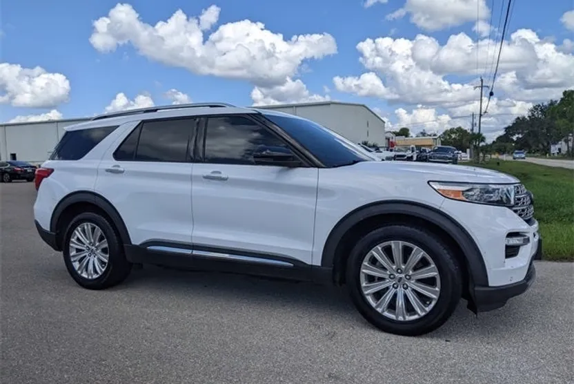 2020 Ford Explorer Limited photo 1