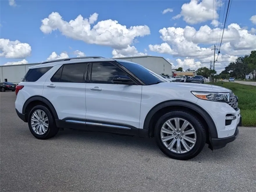 2020 Ford Explorer Limited photo 1