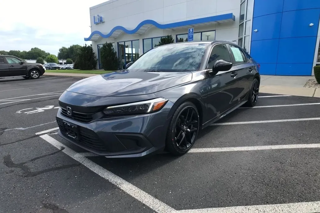 2023 Honda Civic Sport photo 1