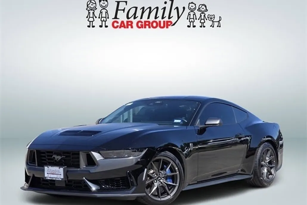 2024 Ford Mustang Dark Horse photo 1