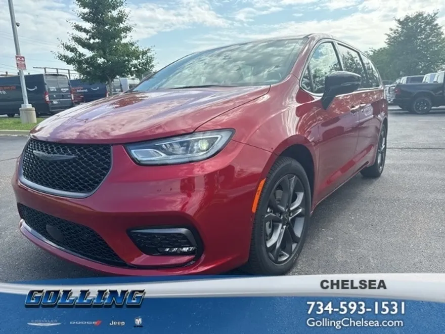 2026 Chrysler Pacifica photo 1