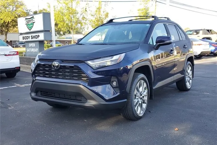 2025 Toyota RAV4 XLE Premium photo 1