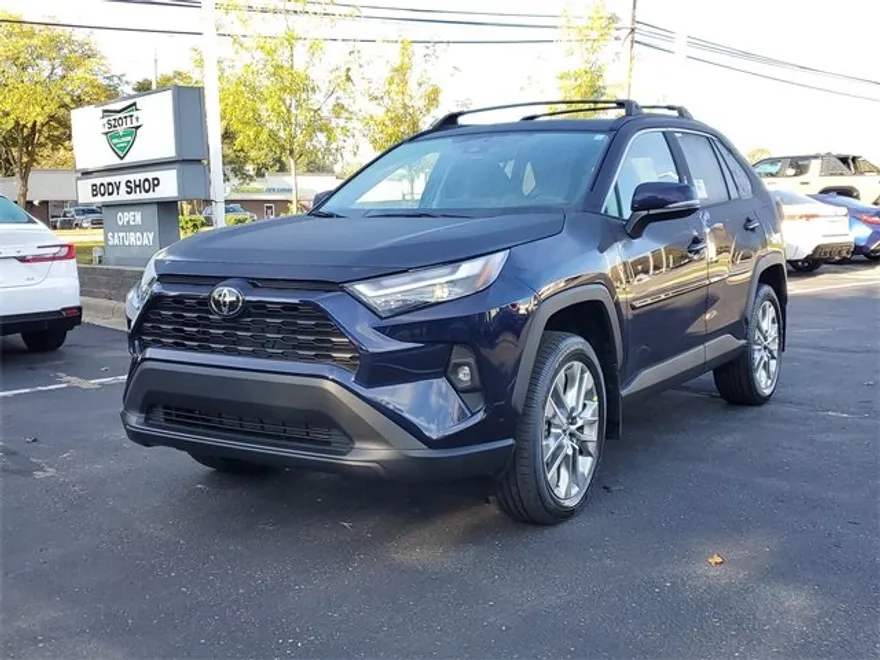 2025 Toyota RAV4 XLE Premium photo 1
