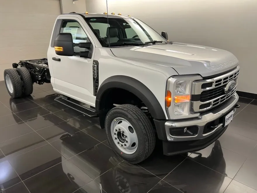2025 Ford F-550 XL photo 1