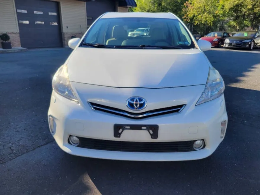 2012 Toyota Prius V Five photo 1