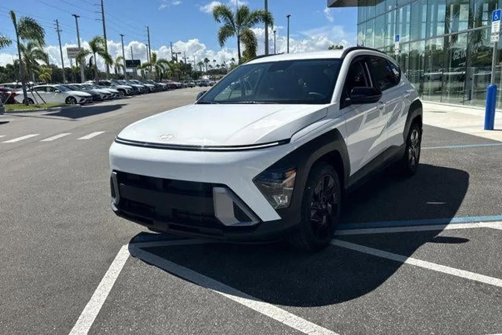 2026 Hyundai Kona SEL photo 1