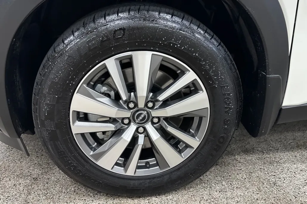 2023 Nissan Pathfinder SL photo 1