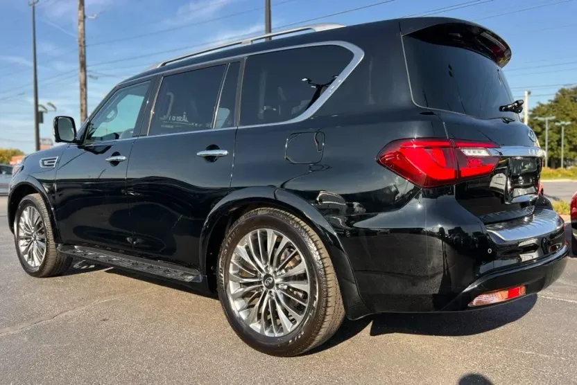 2018 Infiniti QX80 Base photo 1