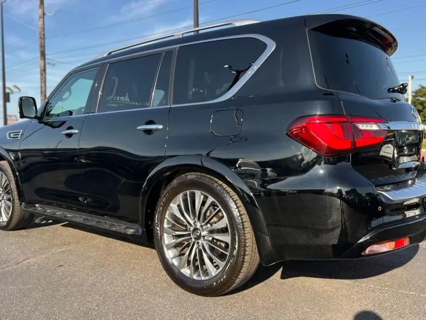 2018 Infiniti QX80 Base photo 1