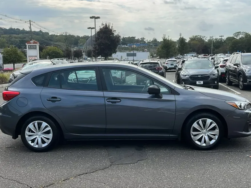 2022 Subaru Impreza Base photo 1
